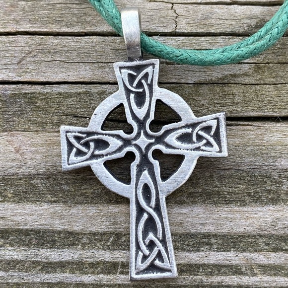 Celtic cross necklace pewter in double strand green cord necklace - Picture 2 of 7